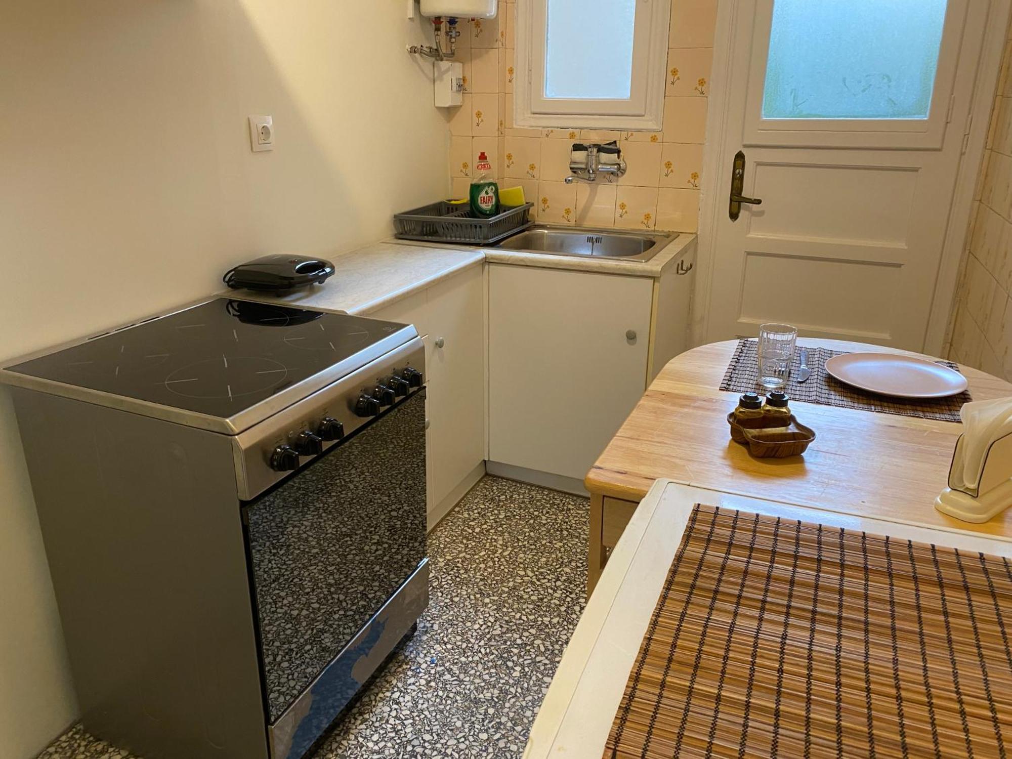 Spacious 2 Bedroom Apartment Downtown Athens - Explore Center By Foot Exterior photo